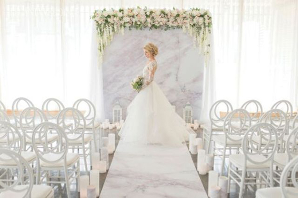 backdrop cho ngày cưới thêm sinh động