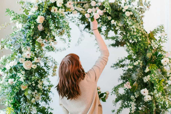 hướng dẫn cách làm cổng hoa cưới đơn giản với 6 bước 7